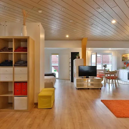 Apartman 90 Qm Lichtdurchflutete Im Loft-style Mit Balkon Und Naehe Zum Neckar *
