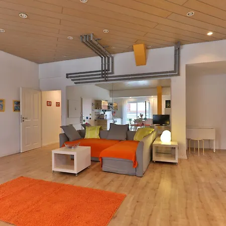 90 Qm Lichtdurchflutete Im Loft-style Mit Balkon Und Naehe Zum Neckar Apartman *